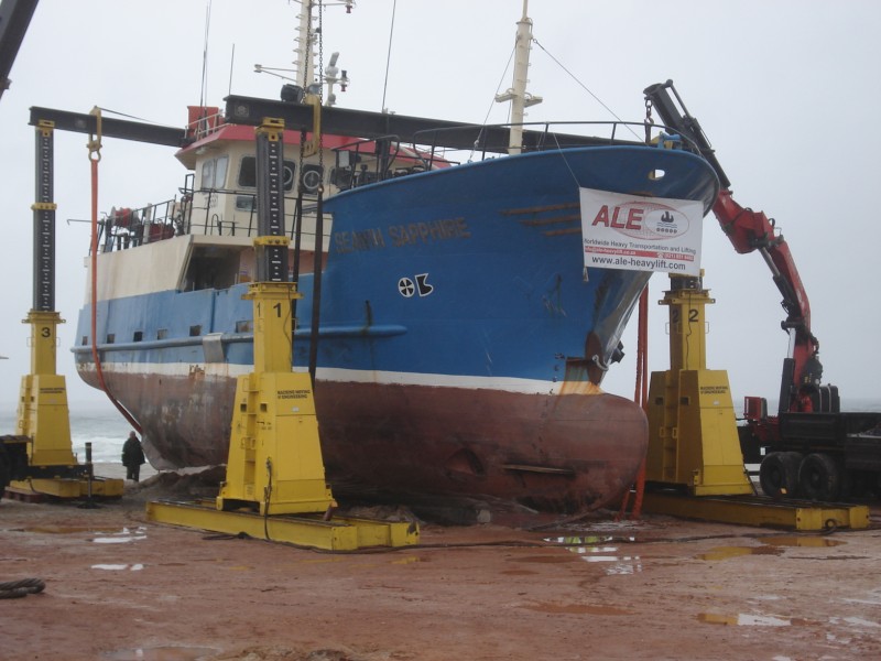 SEAWIN SAPPHIRE - AGROUND OFF MELKBOSSTRAND